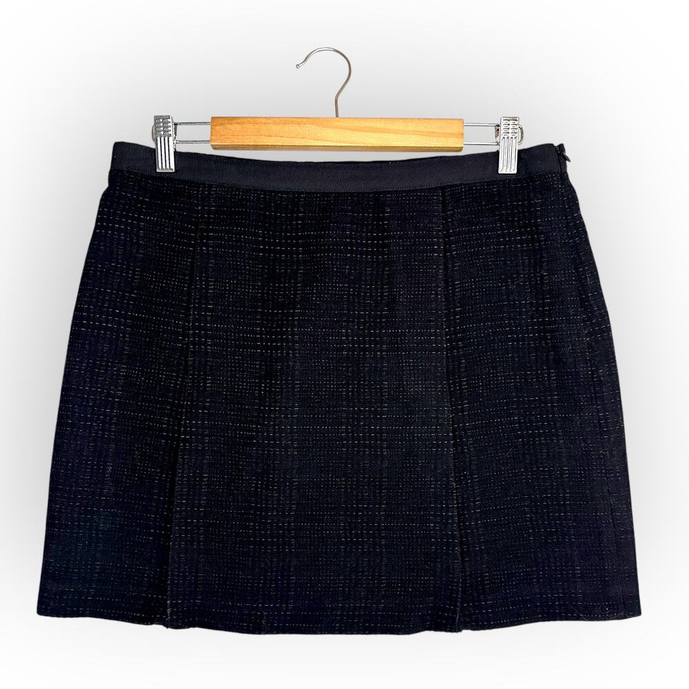 Vince Women's Tweed Mini Skirt Size 6 Black Wool Blend Textured Preppy